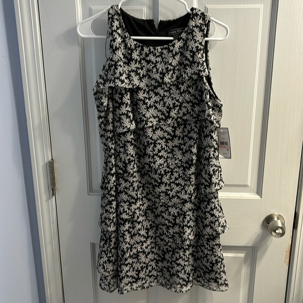 NWT! Jessica Howard Tiered Chiffon Black Floral Dress